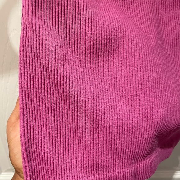 Cotton On Fuschia Ribbed Cropped Tank Top Size M/L - Picture 3 of 6